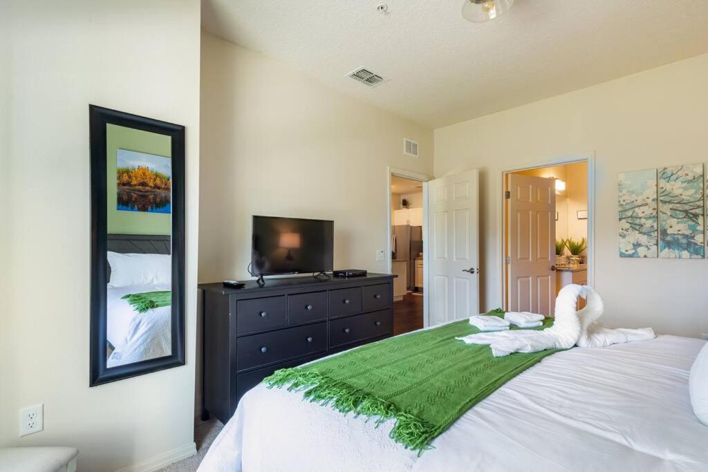 Super Comfy And Spacious 3 Bedroom 10 Minutes From Disney, With Major Shopping 4 Minutes Away キシミー エクステリア 写真
