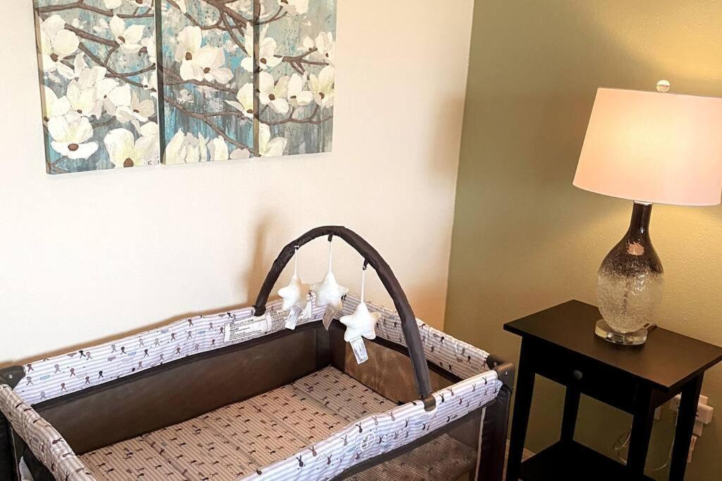 Super Comfy And Spacious 3 Bedroom 10 Minutes From Disney, With Major Shopping 4 Minutes Away キシミー エクステリア 写真