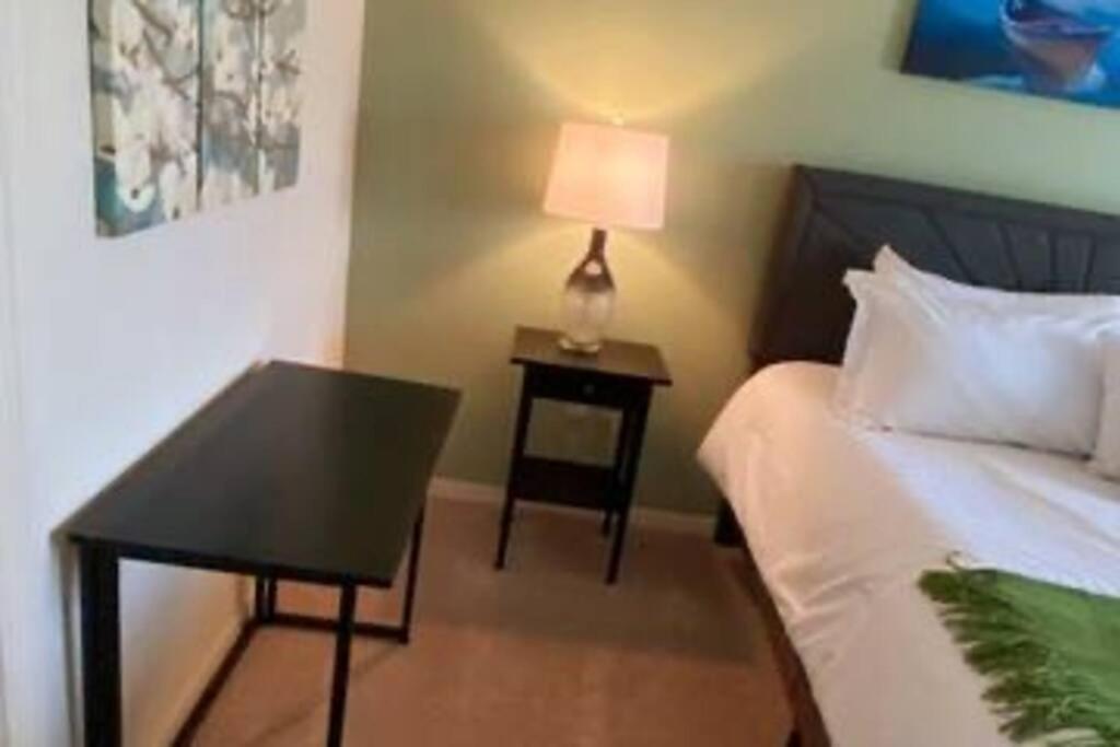 Super Comfy And Spacious 3 Bedroom 10 Minutes From Disney, With Major Shopping 4 Minutes Away キシミー エクステリア 写真