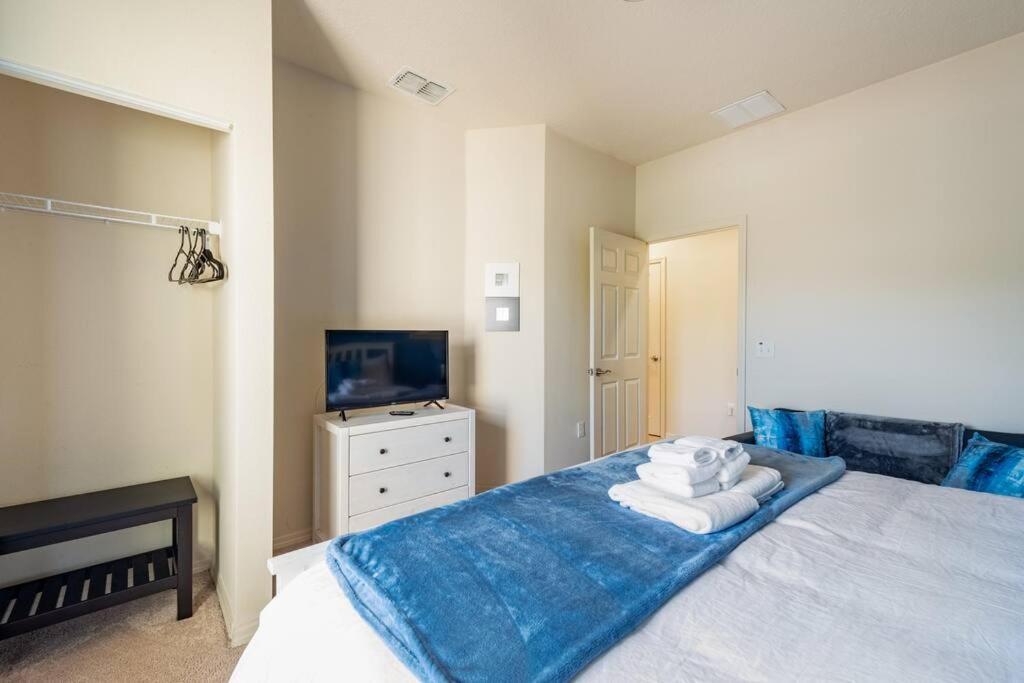 Super Comfy And Spacious 3 Bedroom 10 Minutes From Disney, With Major Shopping 4 Minutes Away キシミー エクステリア 写真