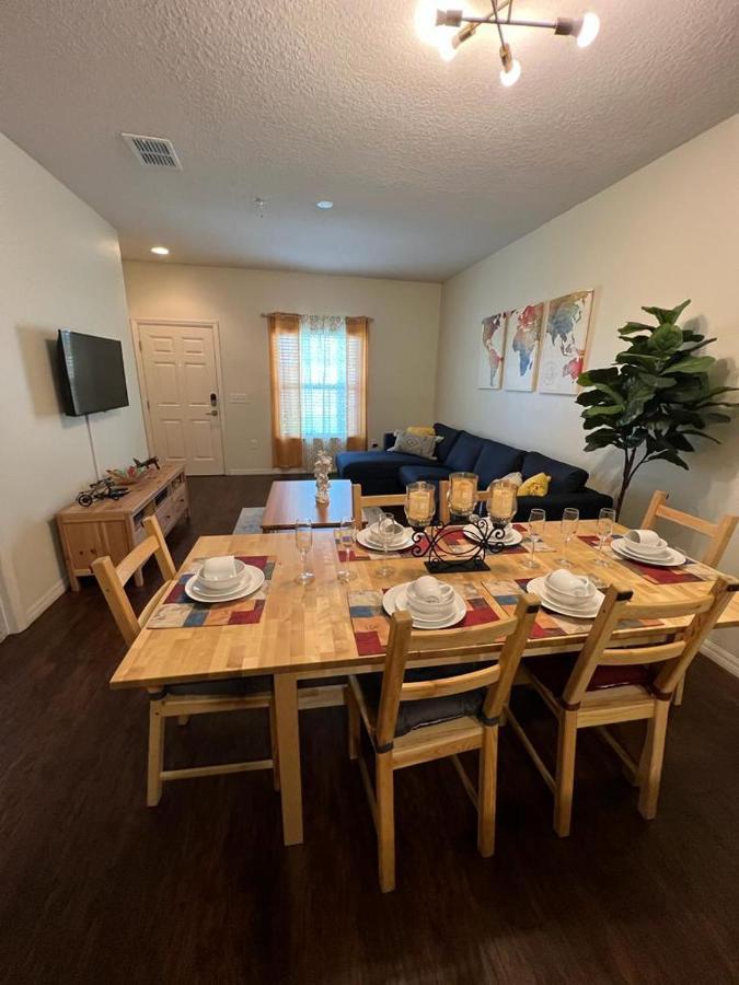 Super Comfy And Spacious 3 Bedroom 10 Minutes From Disney, With Major Shopping 4 Minutes Away キシミー エクステリア 写真