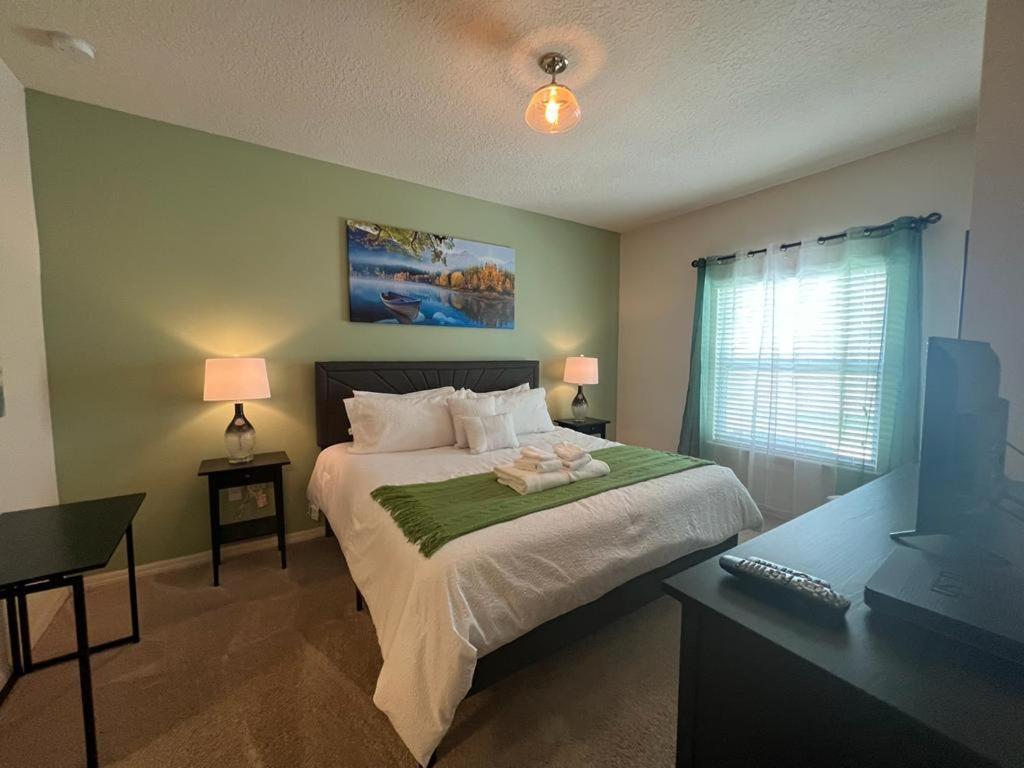 Super Comfy And Spacious 3 Bedroom 10 Minutes From Disney, With Major Shopping 4 Minutes Away キシミー エクステリア 写真